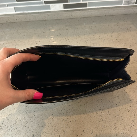 LOUIS VUITTON - Epi Pouchette - Picture 10 of 13